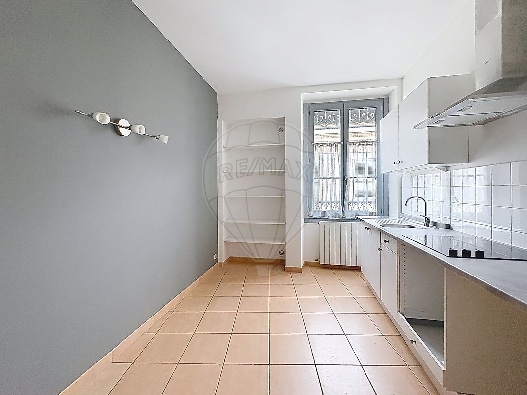 Appartement à louer, 3 pièces - Nîmes 30000