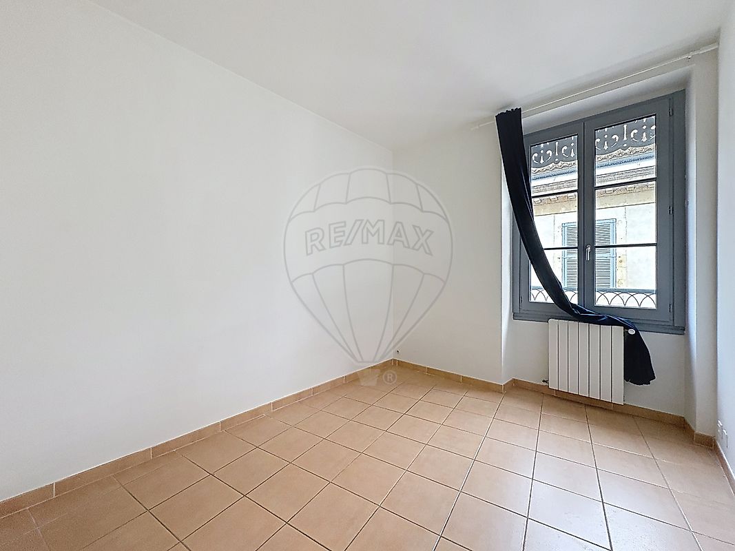 Appartement à louer, 3 pièces - Nîmes 30000