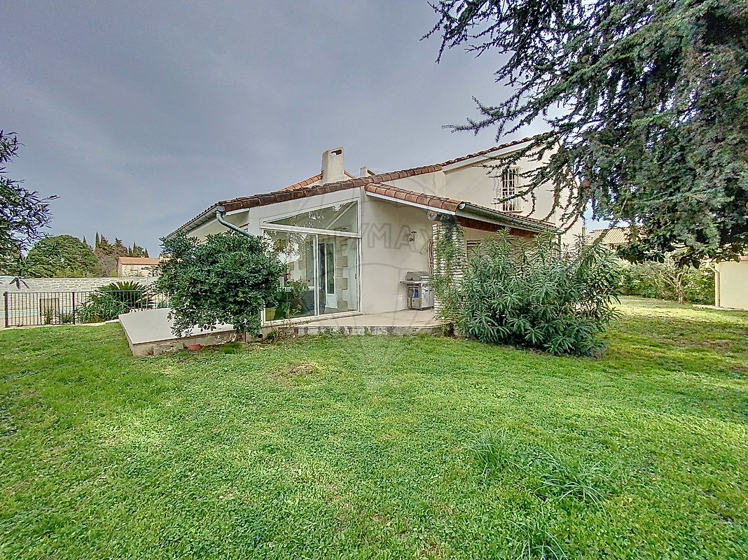 Maison à vendre, 9 pièces - Rodilhan 30230