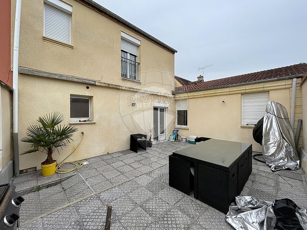 Immeuble 3 pièces 140 m² · à Sens · 140 m² · 222 500 €