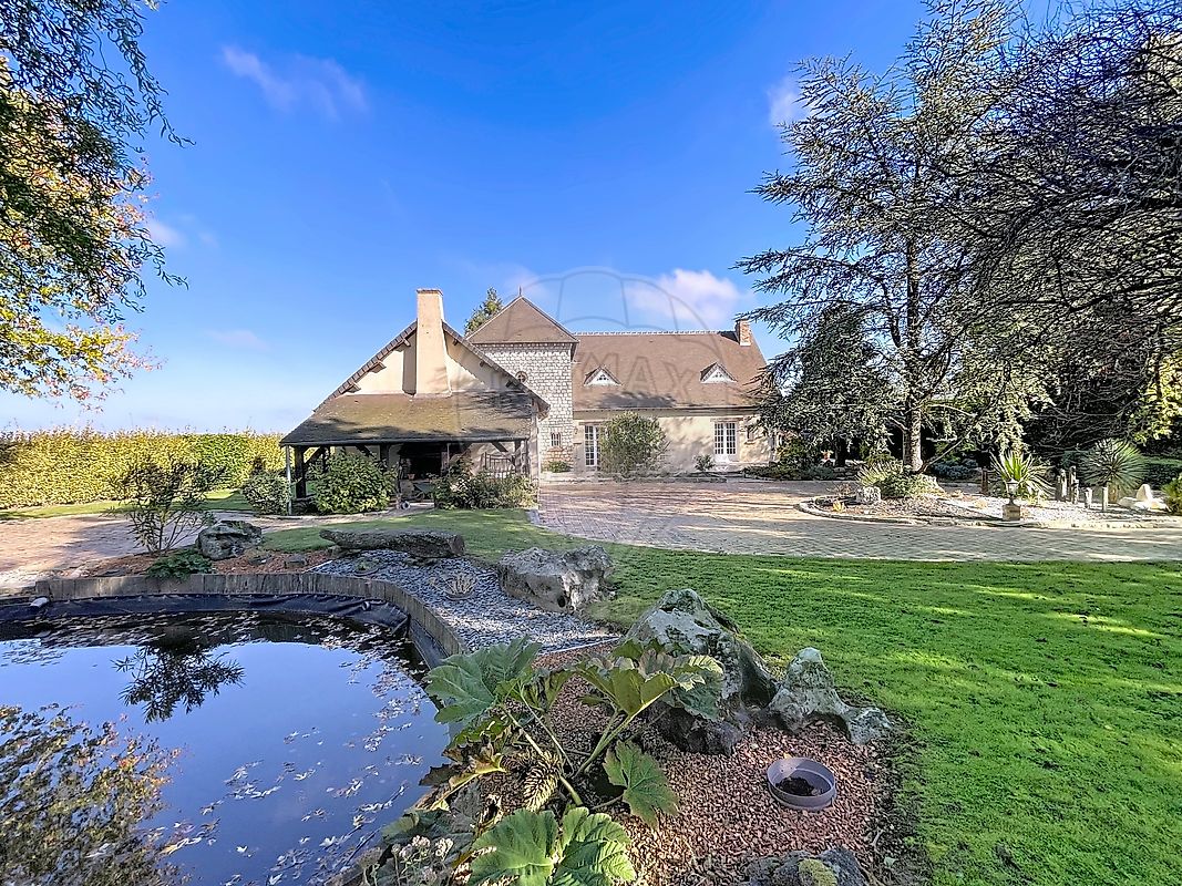 Maison 5 pièces 300 m² · à Saint-Valérien · 300 m² · 430 500 €