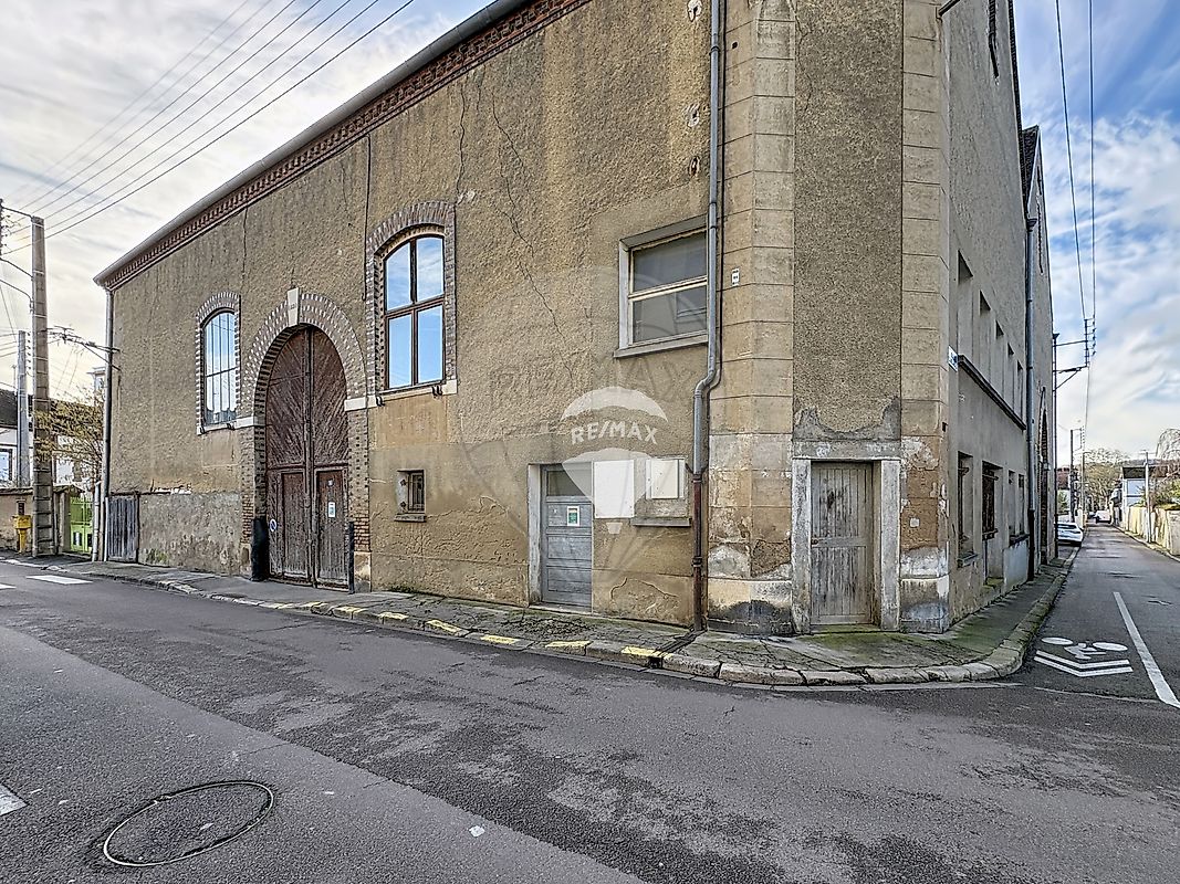 Immeuble 796 m² · à Sens · 796 m² · 337 000 €