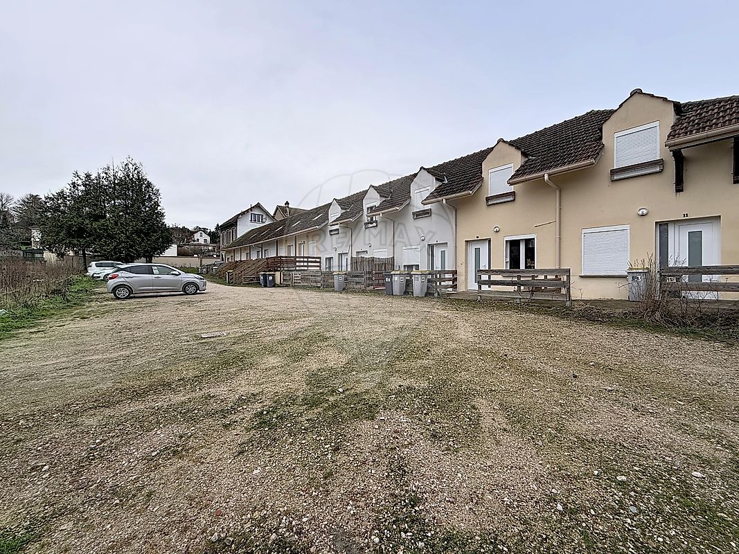 Immeuble 2 pièces 530 m² · à Pont-sur-Yonne · 530 m² · 737 000 €