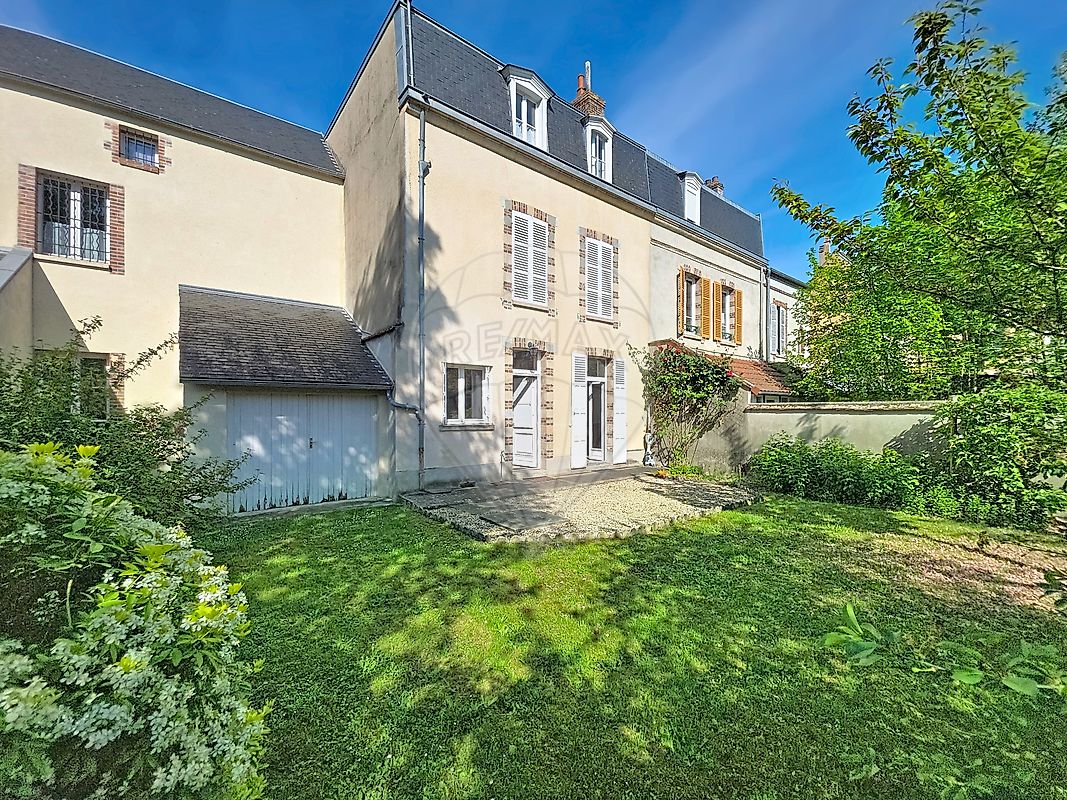 Maison 8 pièces 182 m² · à Sens · 182 m² · 349 000 €