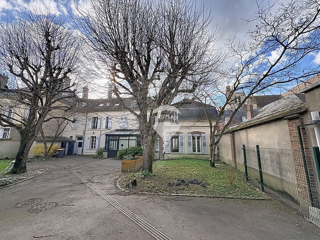 Immeuble 419 m² · à Sens · 419 m² · 569 000 €