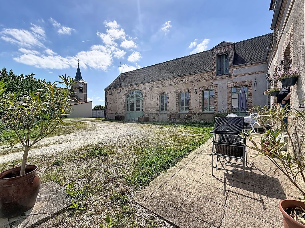 Maison 6 pièces 170 m² · à Villebougis · 170 m² · 334 999 €