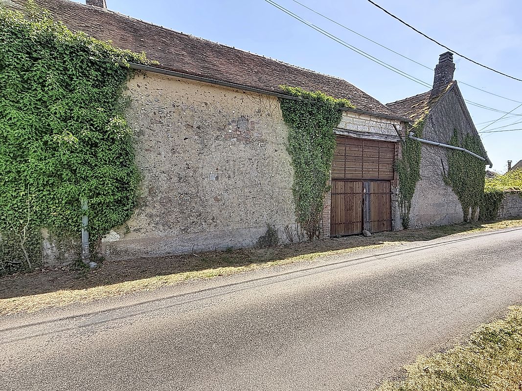 Stationnement à vendre - Les Clérimois · 60 m² · 24 500 €