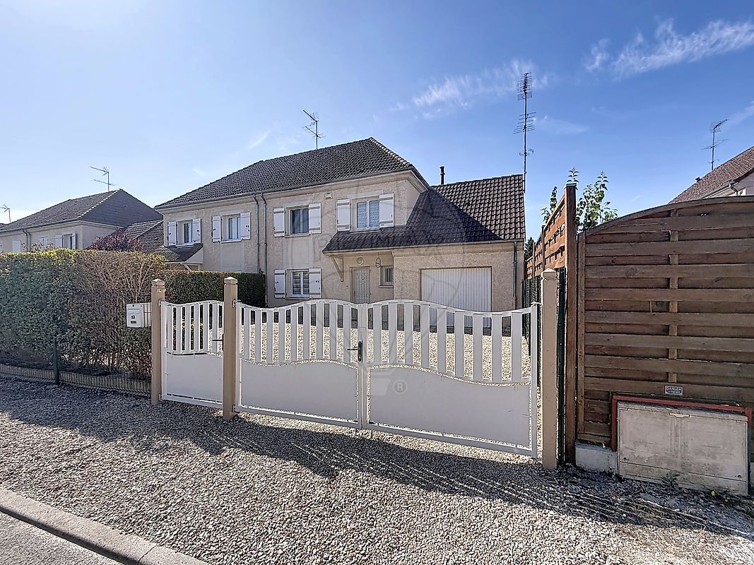 Maison 5 pièces 386 m² · à Sens · 386 m² · 172 000 €