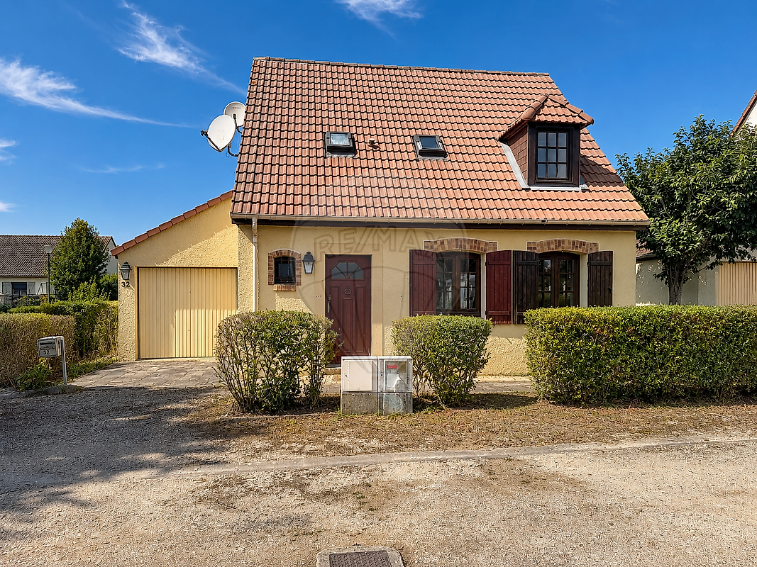 Maison 299 m² · à Sens · 299 m² · 162 000 €