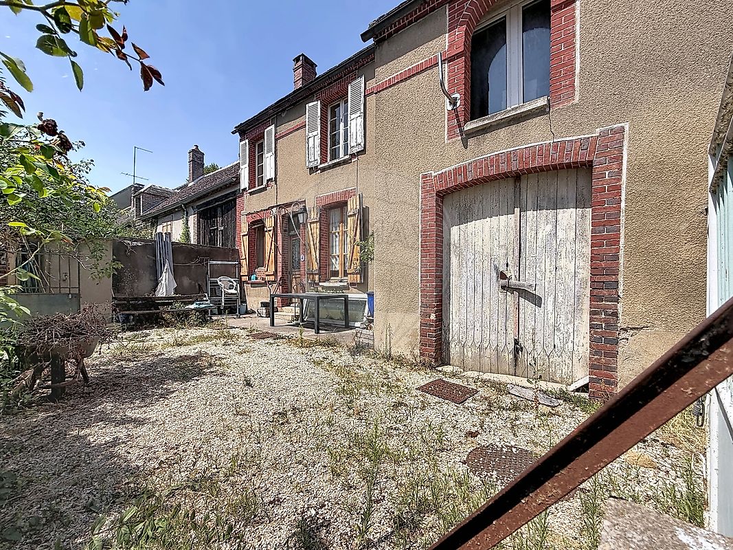 Maison 75 m² · à Étigny · 75 m² · 61 000 €