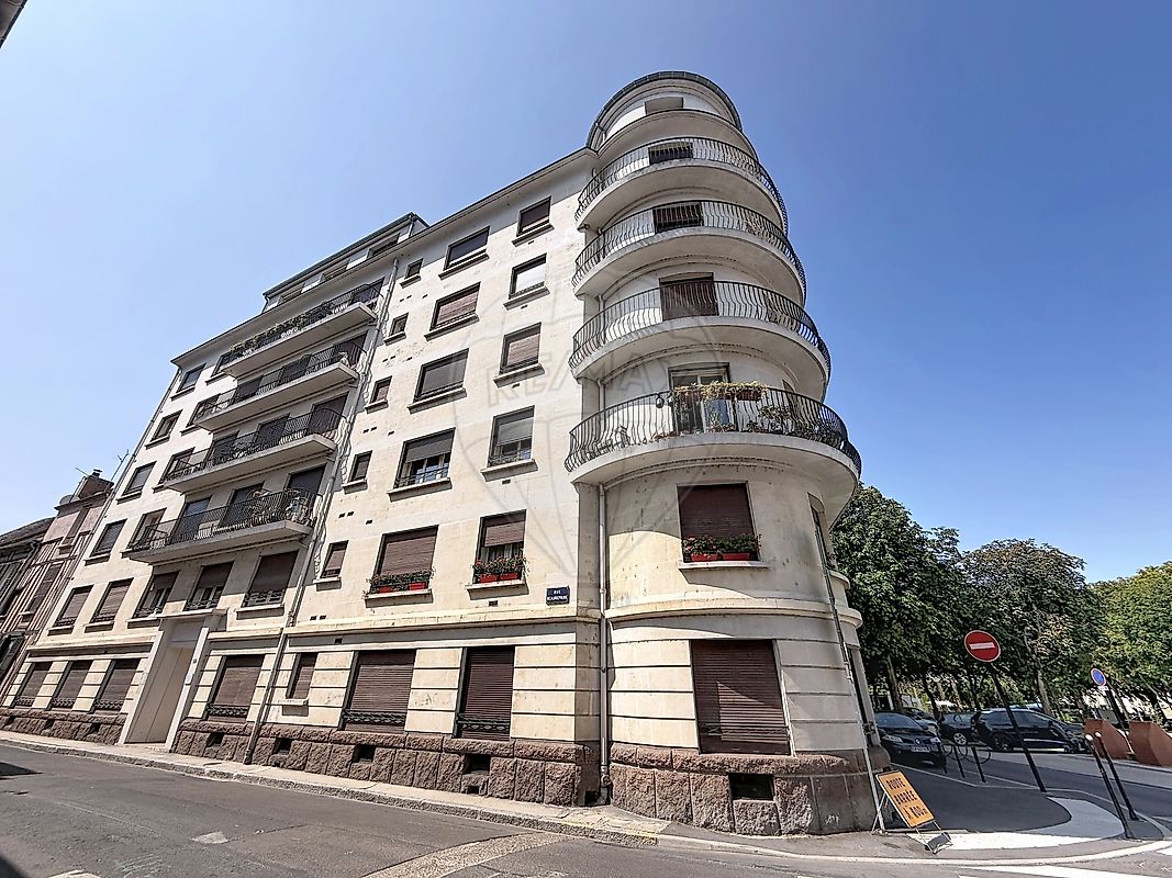 Appartement 99 m² · à Sens · 99 m² · 200 000 €