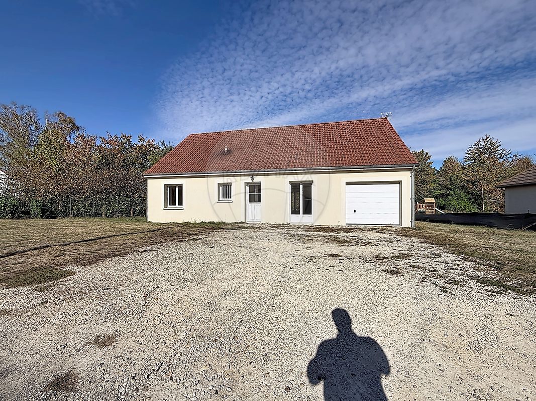 Maison 5 pièces 92 m² · à Villebougis · 92 m² · 205 000 €
