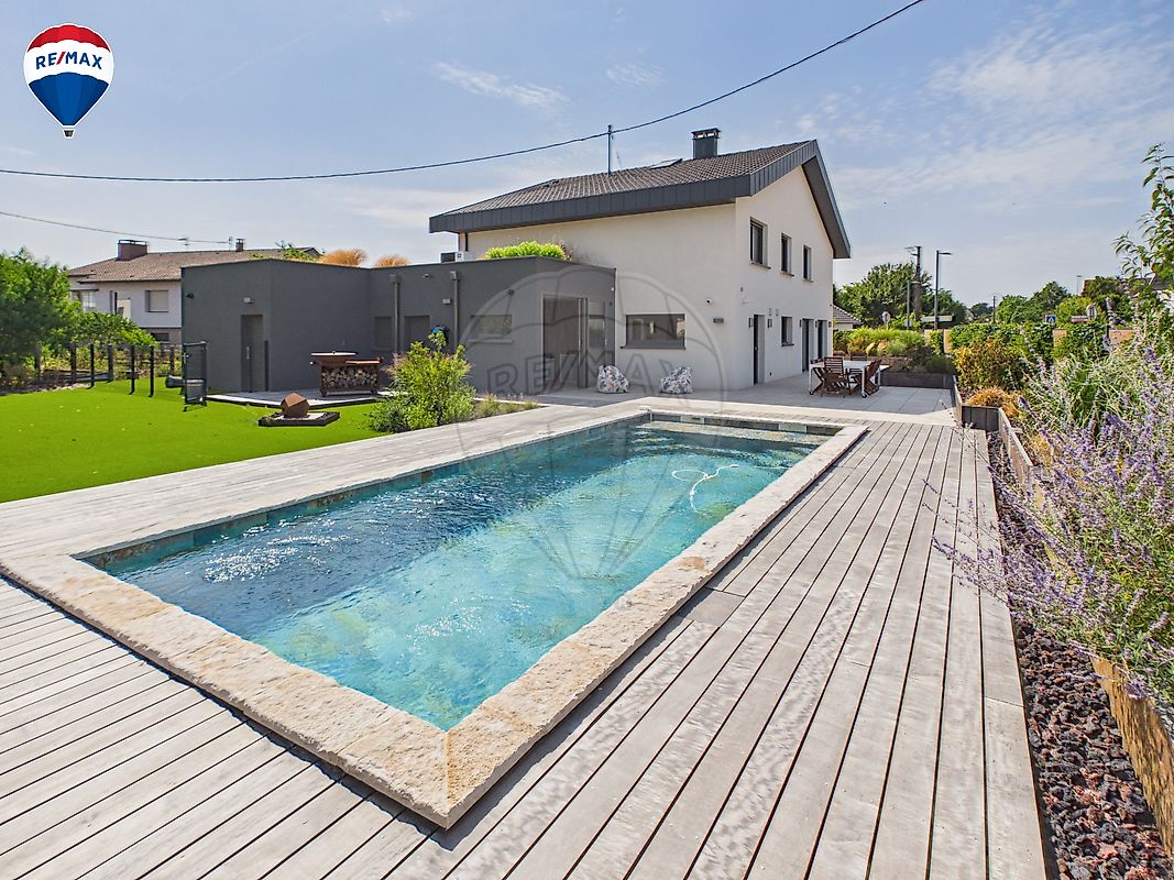 Maison 248 m² · à Burnhaupt-le-Haut · 248 m² · 682 000 €