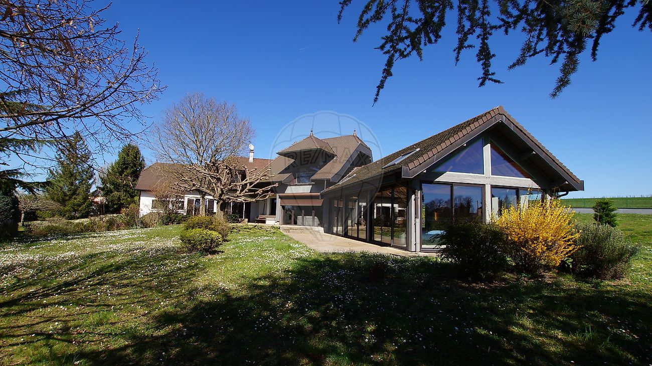 Maison 23 pièces 370 m² · à Saint-Savin · 370 m² · 935 000 €
