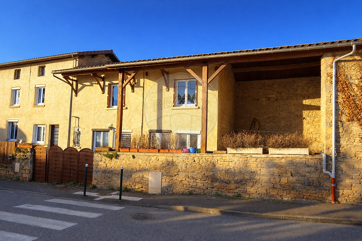 Maison 12 pièces 157 m² · à Saint-Alban-de-Roche · 157 m² · 285 000 €