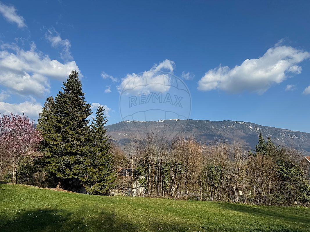 Terrain à vendre - Châtillon-en-Michaille · 260 000 €