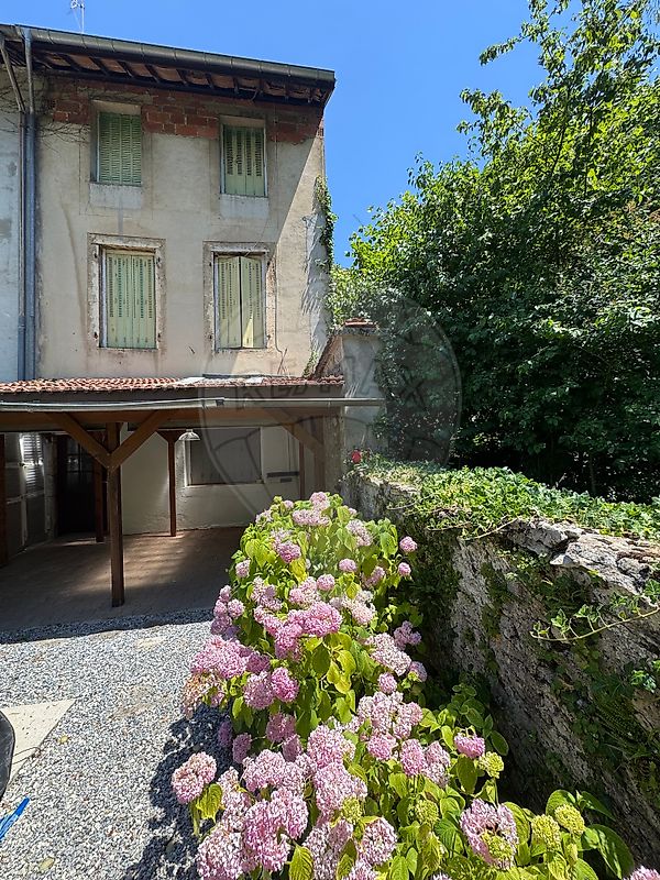 Maison 2 pièces 110 m² · à Nantua · 110 m² · 135 000 €