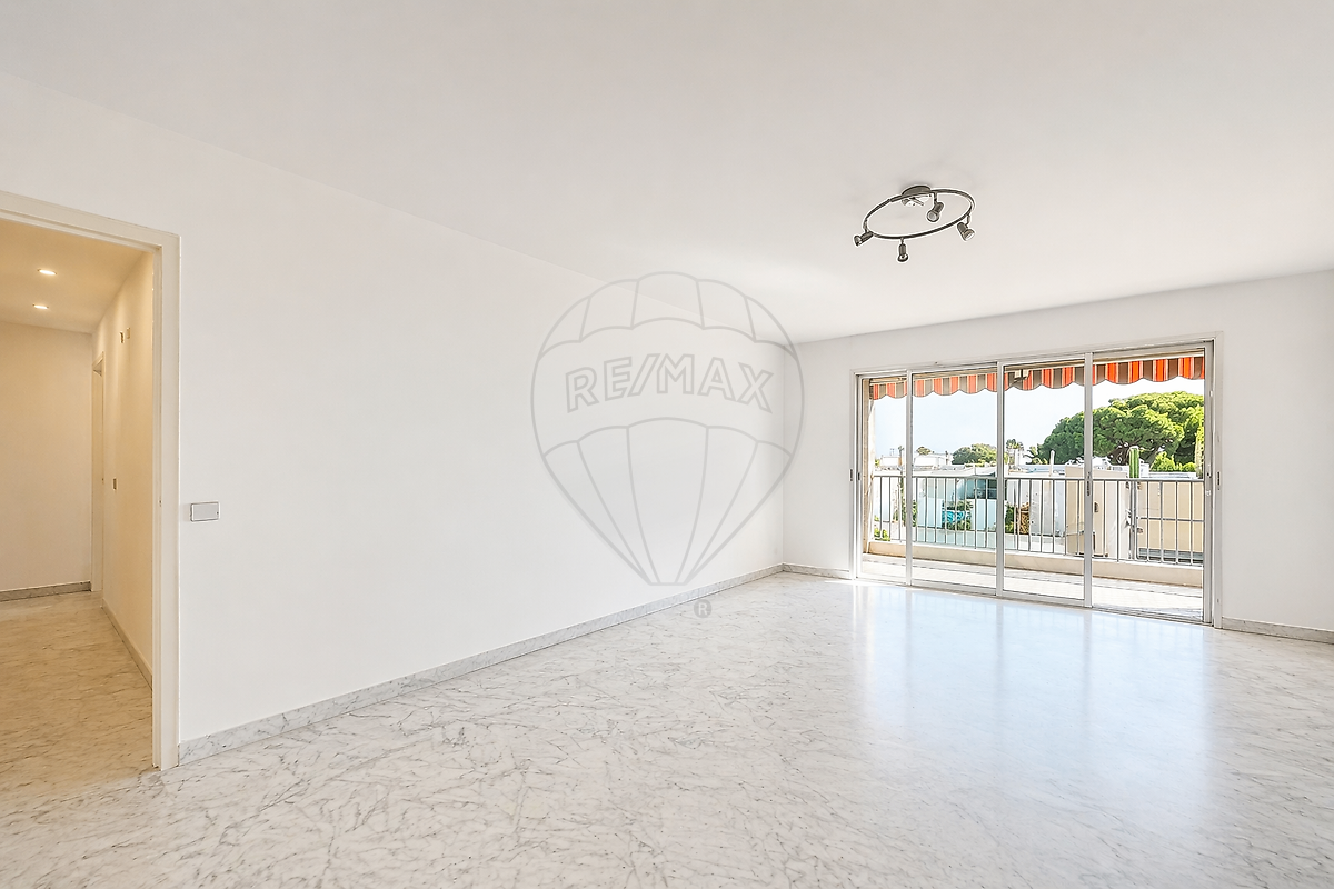 Appartement 4 pièces 71 m² · à Saint-Laurent-du-Var · 71 m² · 450 000 €