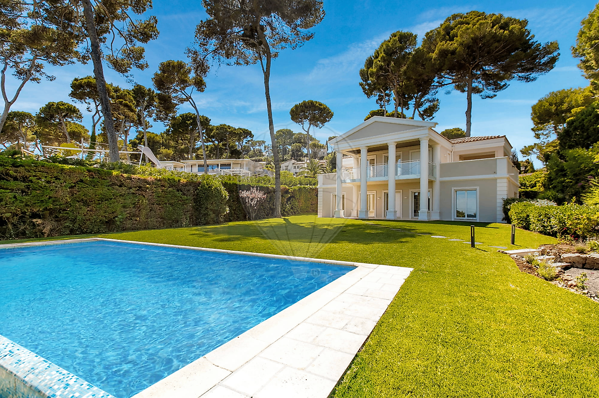 Maison 150 m² · à Antibes · 150 m² · 3 250 000 €