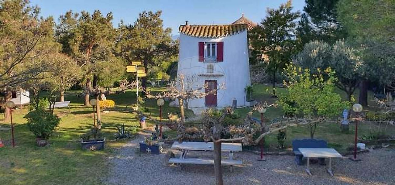 Maison 480 m² · à Marseillette · 480 m² · 360 000 €