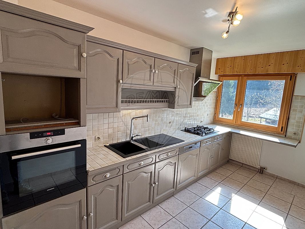 Appartement 5 pièces 93 m² · à Arâches-la-Frasse · 93 m² · 325 000 €