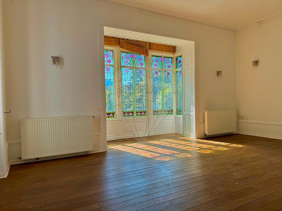 Appartement 142 m² · à Chazey-Bons · 142 m² · 174 000 €