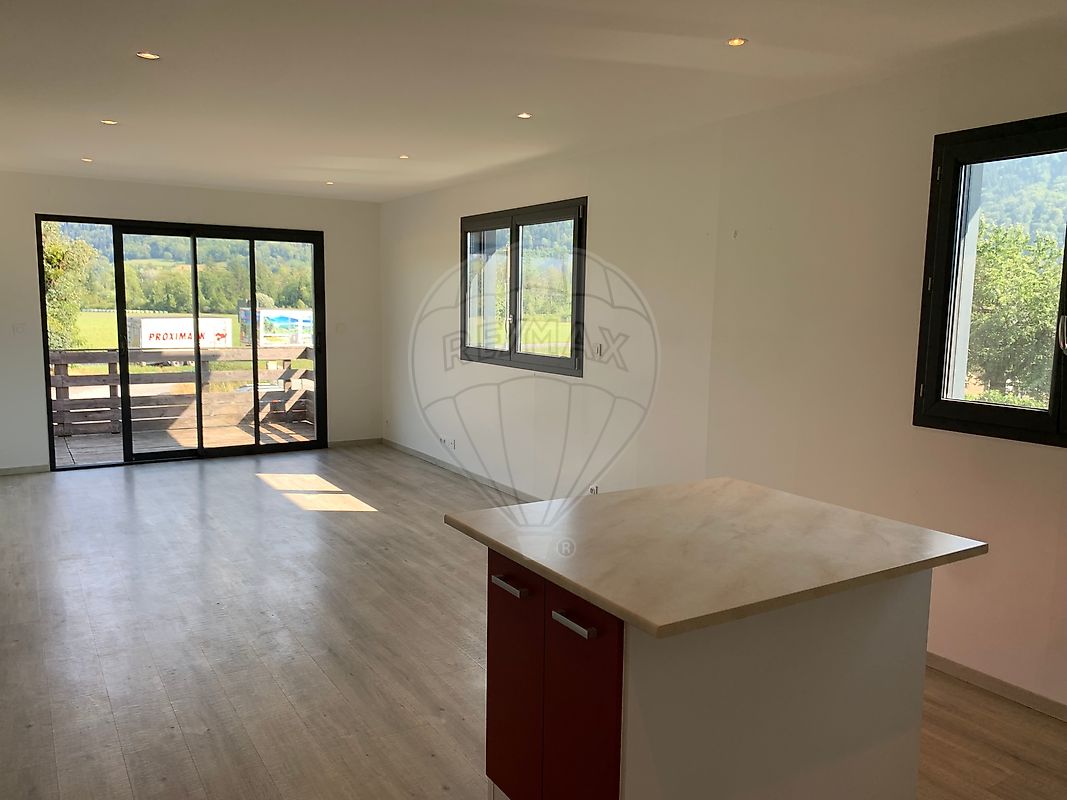 Appartement 2 pièces 55 m² · à Marignier · 55 m² · 708 €