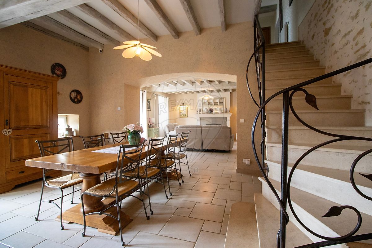 Maison 8 pièces 243 m² · à Chevannes · 243 m² · 393 000 €