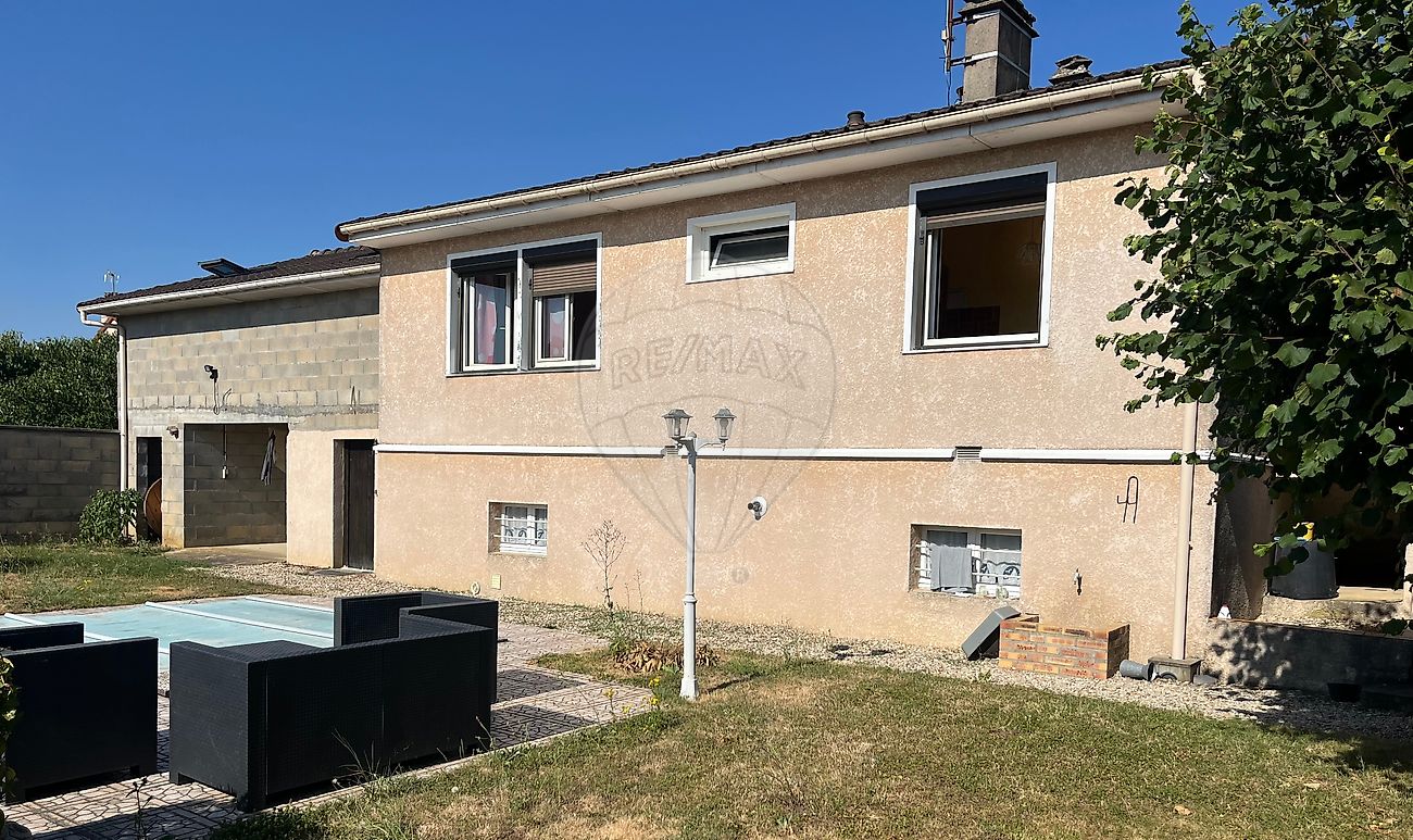 Maison 140 m² · à Monéteau · 140 m² · 195 500 €