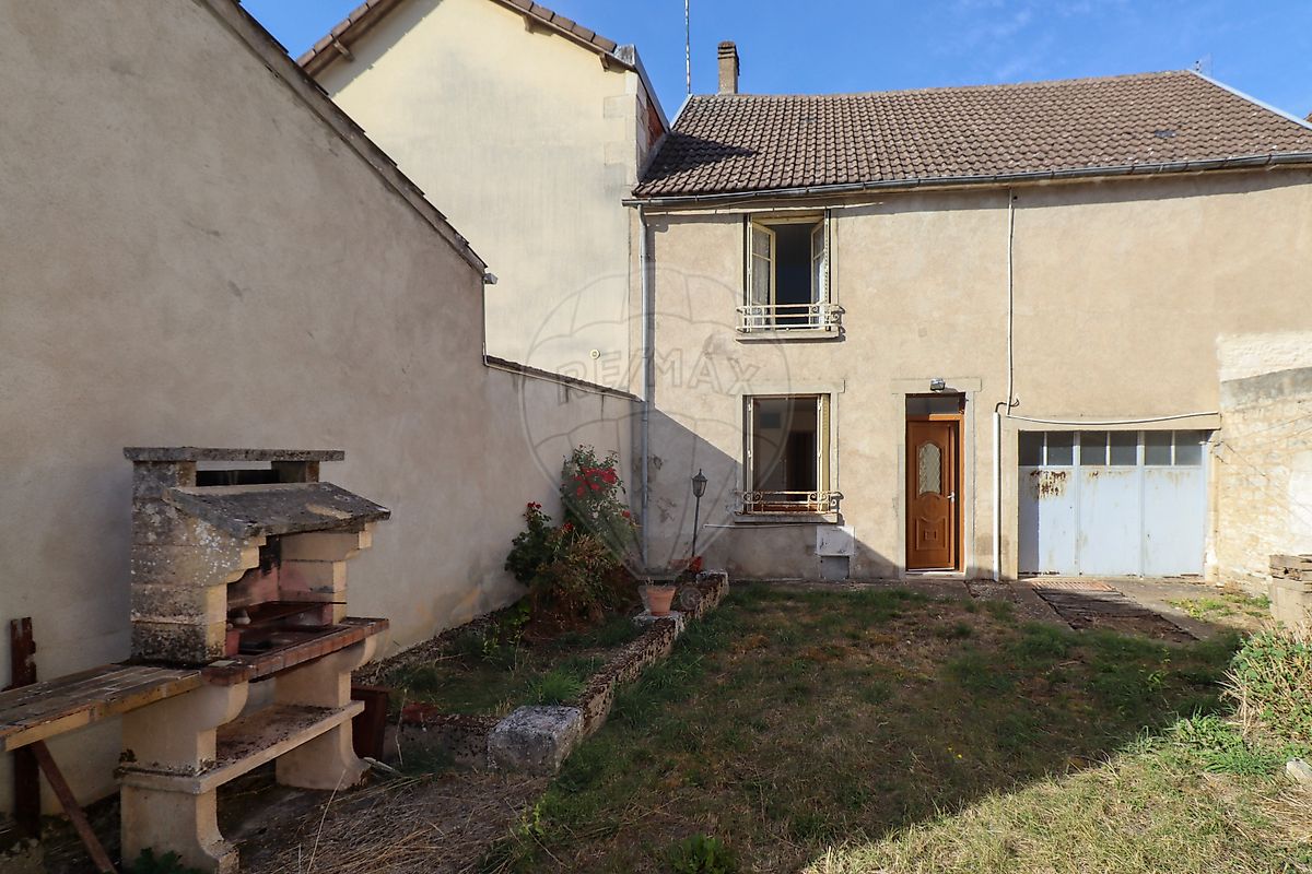 Maison 5 pièces 102 m² · à Charentenay · 102 m² · 105 000 €