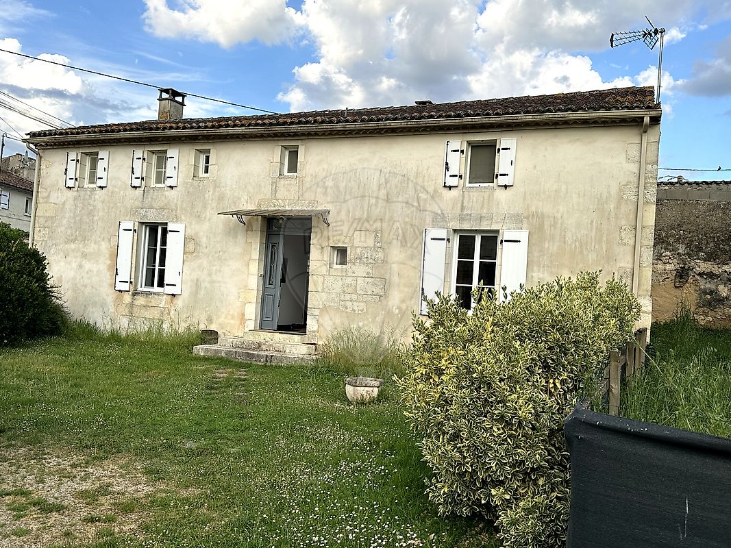 Maison 6 pièces 145 m² · à Corme-Royal · 145 m² · 323 000 €