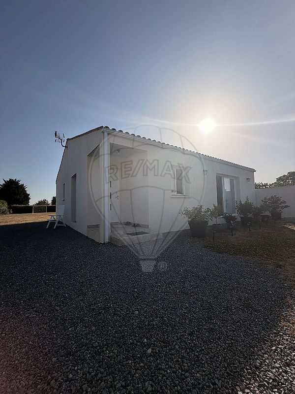 Maison 2 pièces 91 m² · à Bords · 91 m² · 208 500 €