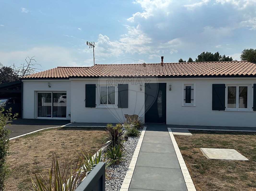 Maison 6 pièces 148 m² · à La Clisse · 148 m² · 318 000 €