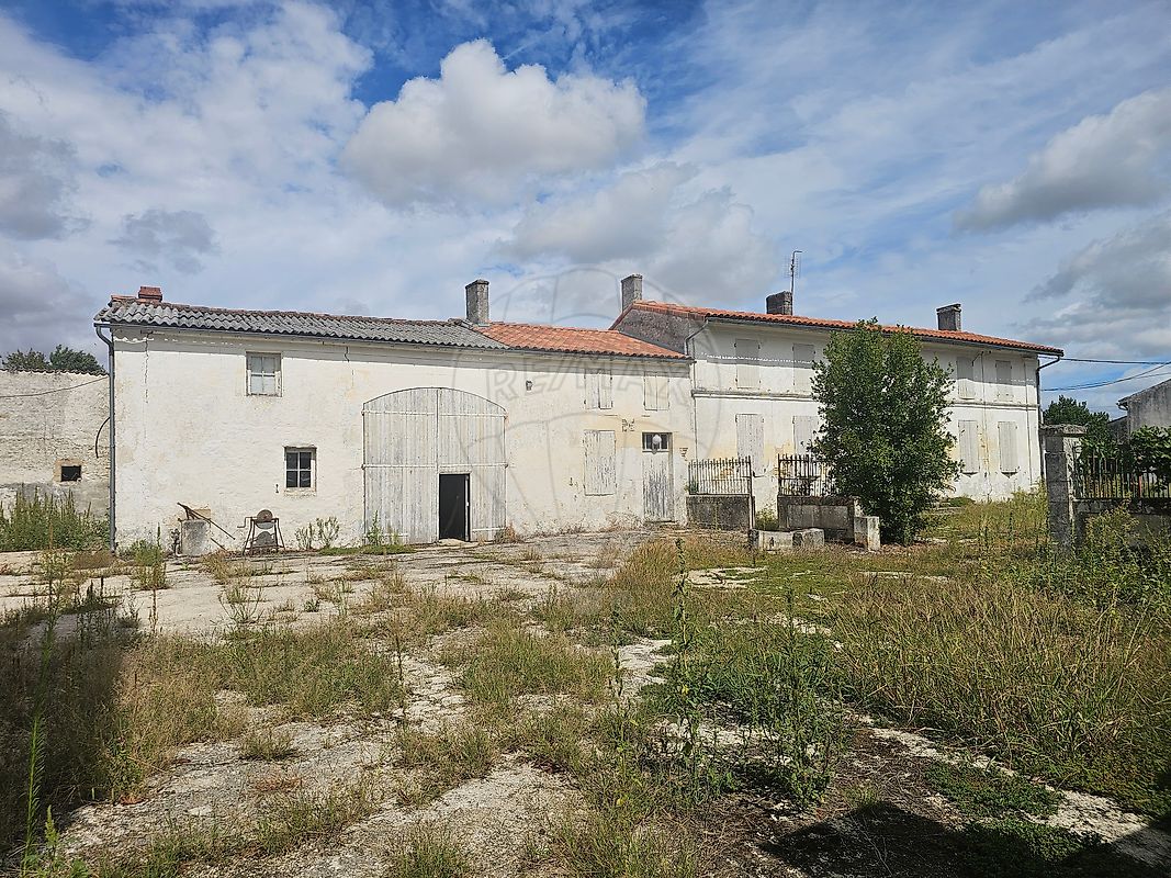 Maison 7 pièces 180 m² · à Migron · 180 m² · 159 000 €