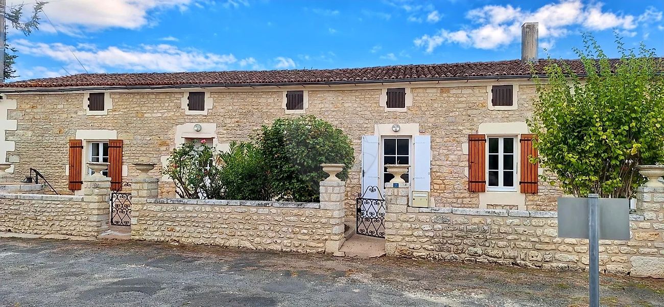 Maison 3 pièces 100 m² · à Le Mung · 100 m² · 854 €/mois