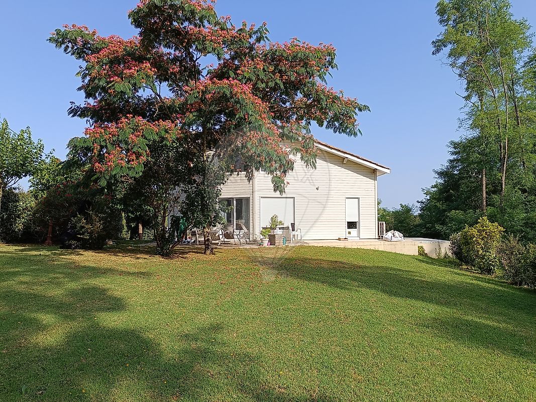 Maison à vendre, 5 pièces - Le Pian-sur-Garonne 33490