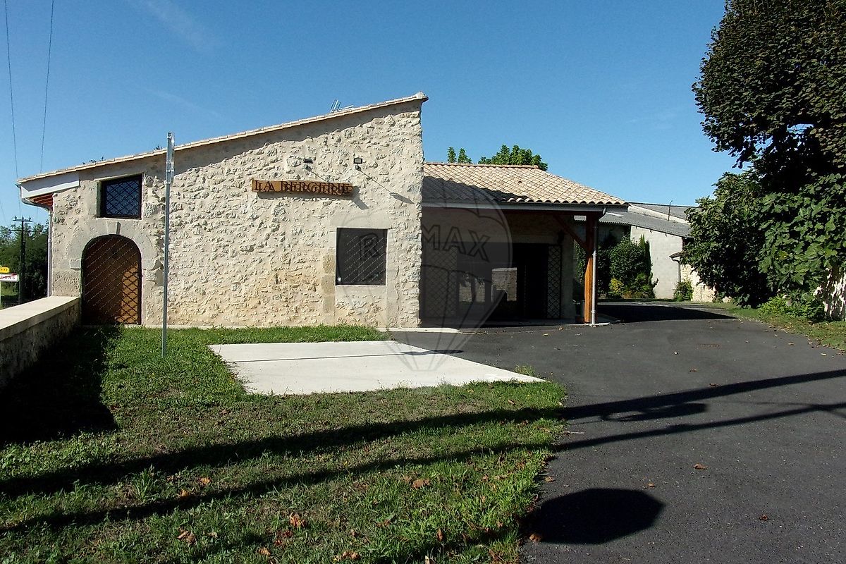 Maison à louer, 1 pièce - Cérons 33720