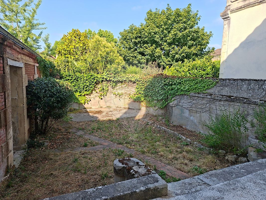 Maison à louer, 6 pièces - Cadillac-sur-Garonne 33410