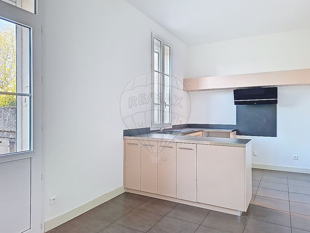 Maison à louer, 6 pièces - Cadillac-sur-Garonne 33410