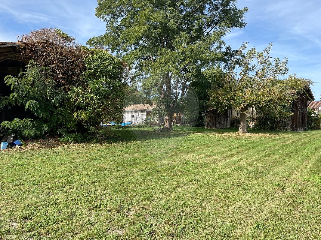 Terrain à vendre - Le Tuzan · 65 000 €