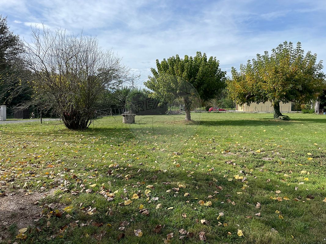 Terrain à vendre - Le Tuzan · 65 000 €