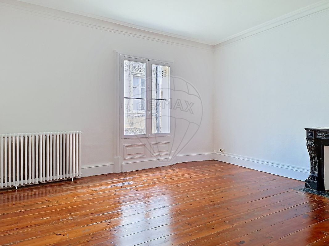 Appartement à louer, 2 pièces - Cadillac-sur-Garonne 33410