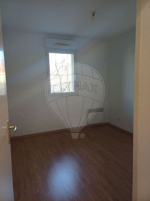 Appartement à louer, 2 pièces - Langon 33210