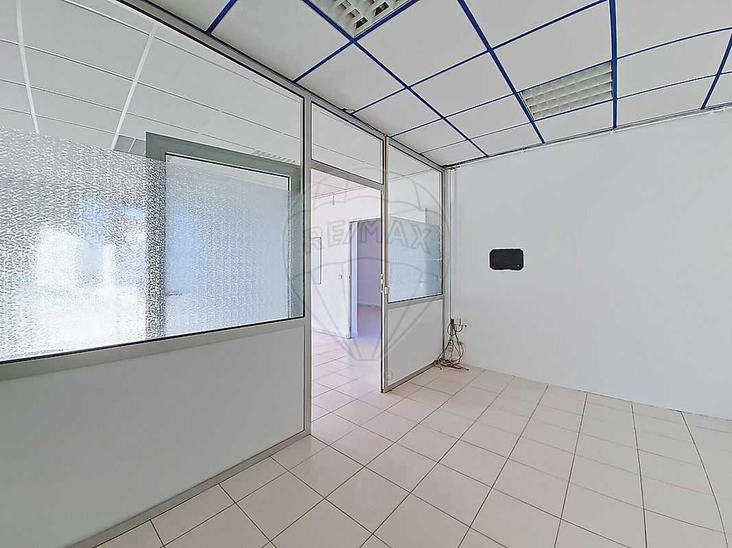 Immobilier pro à louer - Cadillac-sur-Garonne 33410