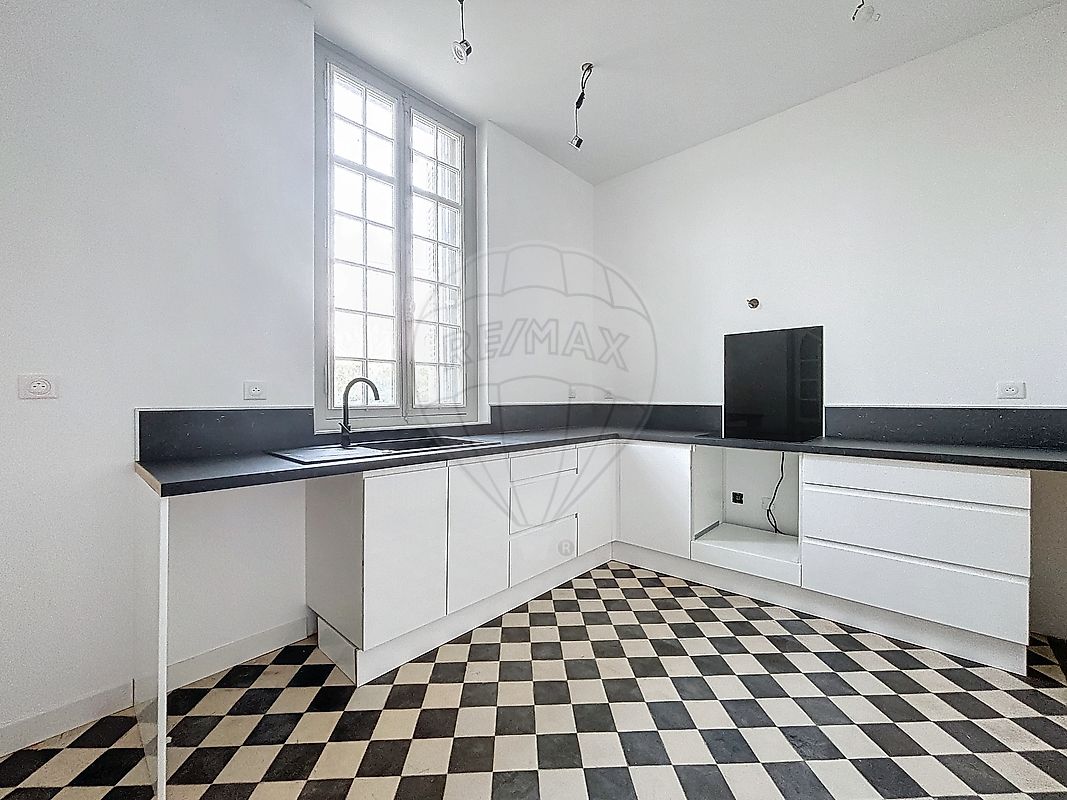 Maison à louer, 8 pièces - Rions 33410